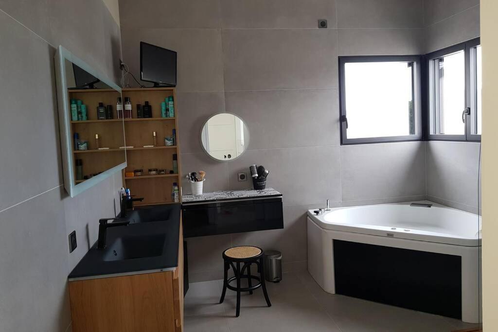 Villa La Thelma 5 Etoiles, Piscine, Sauna Et Jacuzzi *